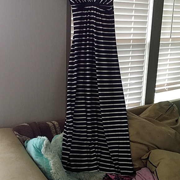 Dress - Picture 2 of 2